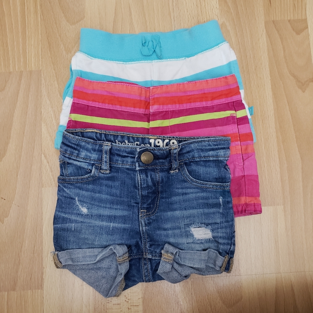 18-24m 3 pairs of shorts